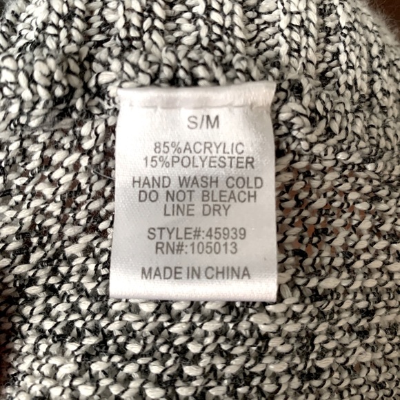 Cozy Gray Knit Vest - Picture 4 of 9